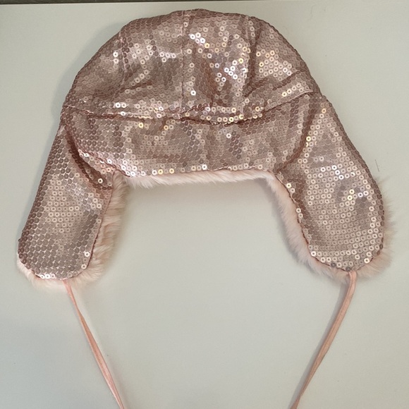 Bundle of 4 Winter Hats - Picture 6 of 12